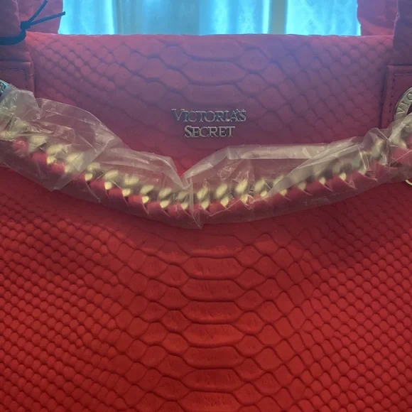 Victoria secret x large bright pink travel tote bag New with tags - Picture 2 of 5